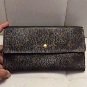 MI0973 LV Monogram International wallet
